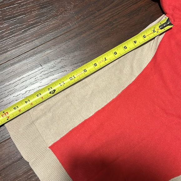 Color block sweater - Picture 9 of 10